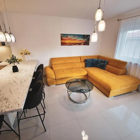 Klara Apartment *